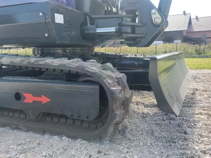 Mini bager XT35 KABINA - gusjenice