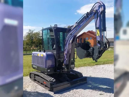 Mini bager XT35 KABINA - prednja strana